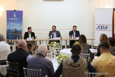 Cláudio Castro promete construir 10 mil unidades residenciais por ano