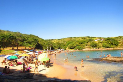 Dia Mundial de Limpeza de Rios e Praias, o Clean Up Day será realizado na Praia do Forno em Búzios