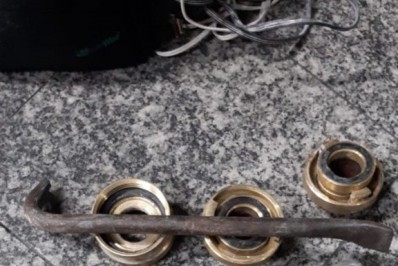 Suspeita de cometer furtos a comércios é apreendida em Cabo Frio