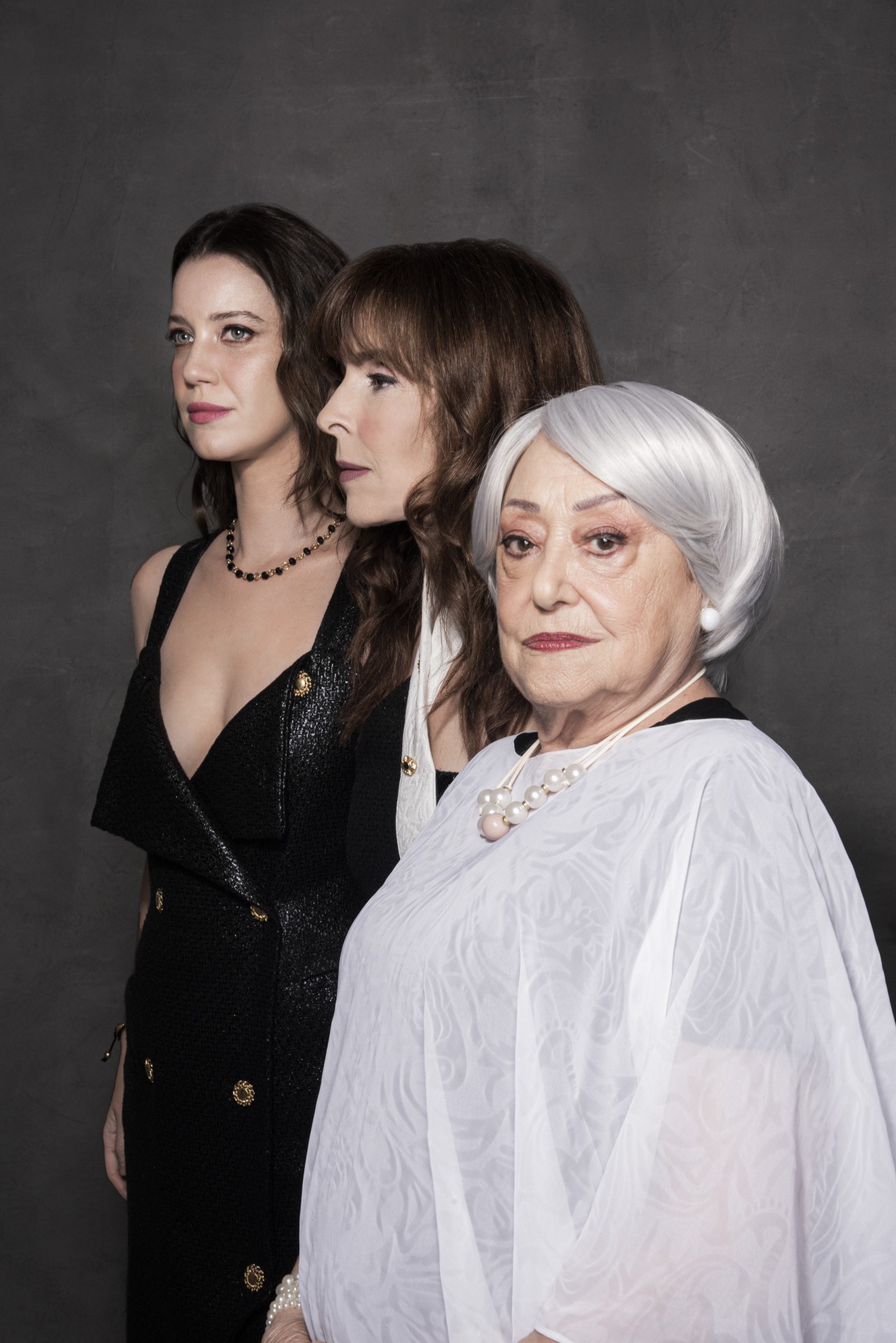 Com Nathalia Dill, Deborah Evelyn e Suely Franco, 'Tr&ecirc;s Mulheres Altas' &eacute; baseado em texto cl&aacute;ssico dos anos 90 - Divulga&ccedil;&atilde;o