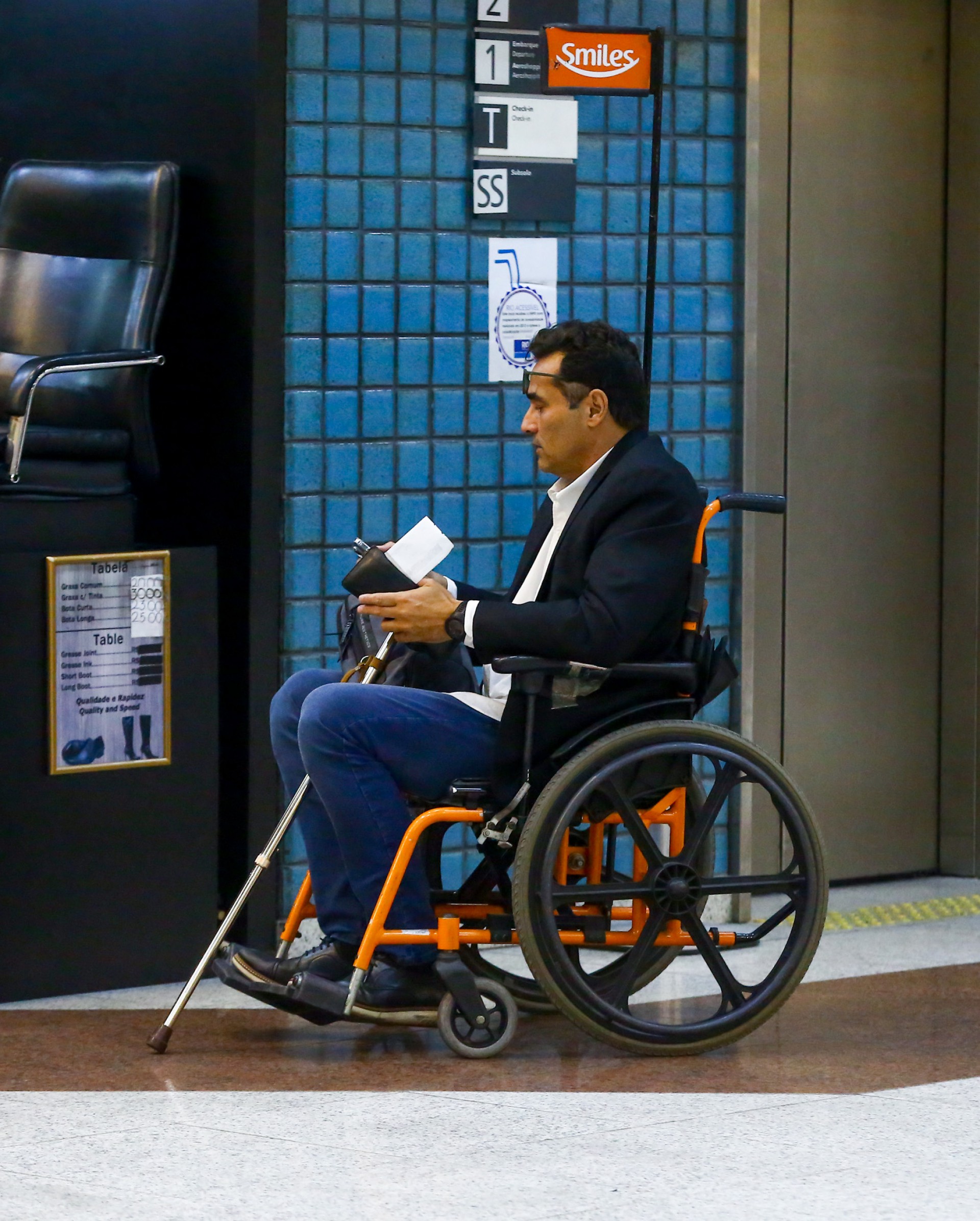 Luciano Szafir embarca no Aeroporto Santos Dumont, no Rio, na noite desta terça-feira - Vitor Pereira / Ag. News