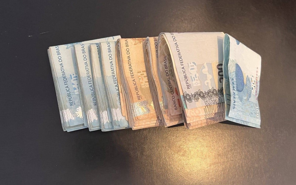 Na casa de Clébio Lopes, o Jacaré foram apreendidos cerca de R$ 29 mil e também US 3.100 mil, equivalente a mais de R$ 16 mil - Divulgação/MPRJ