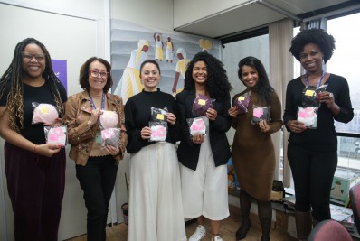 Secretaria da Mulher recebe doação de roupas íntimas para mulheres do abrigo sigiloso