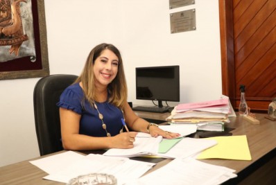 Prefeita sanciona projeto de lei que fixa em R$ 4.750,00 o salário base de enfermeiros sanjoanenses