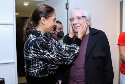 Marco Nanini recebe famosos em pré-estreia de filme no Rio 