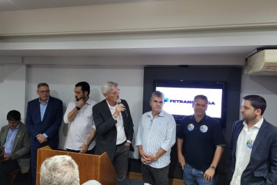 Mesmo depois de renunciar, Reis segue na campanha de Cláudio Castro