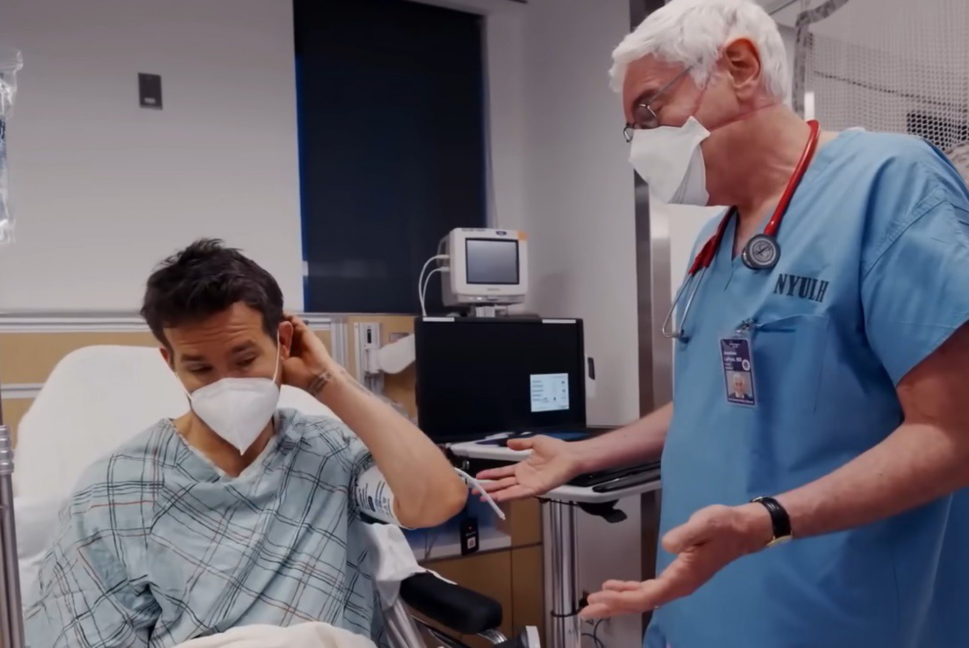 Ryan Reynolds faz colonoscopia e descobre pólipo - Reprodução de vídeo