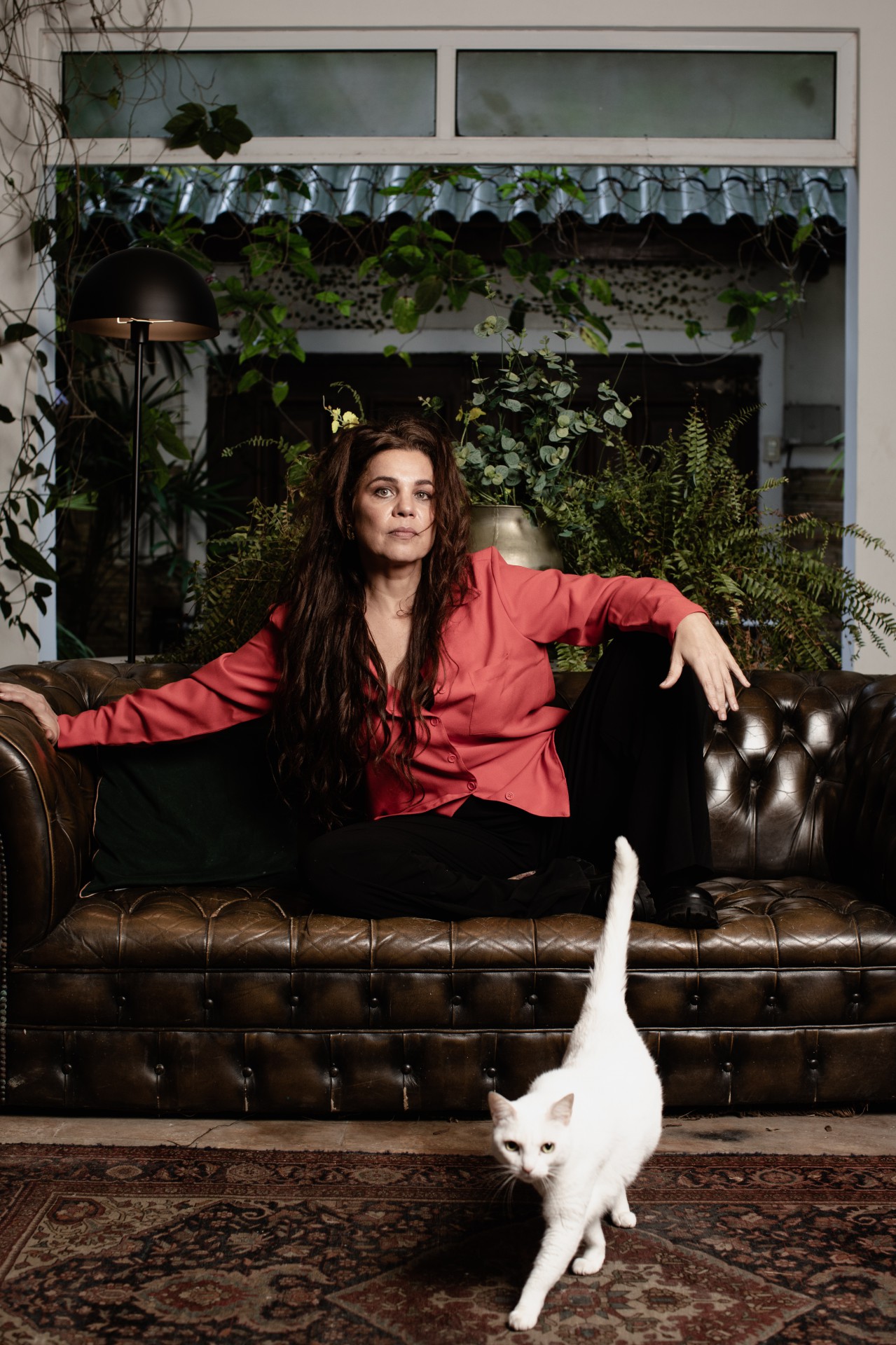 Isabel Teixeira brilha como Maria Bruaca em 