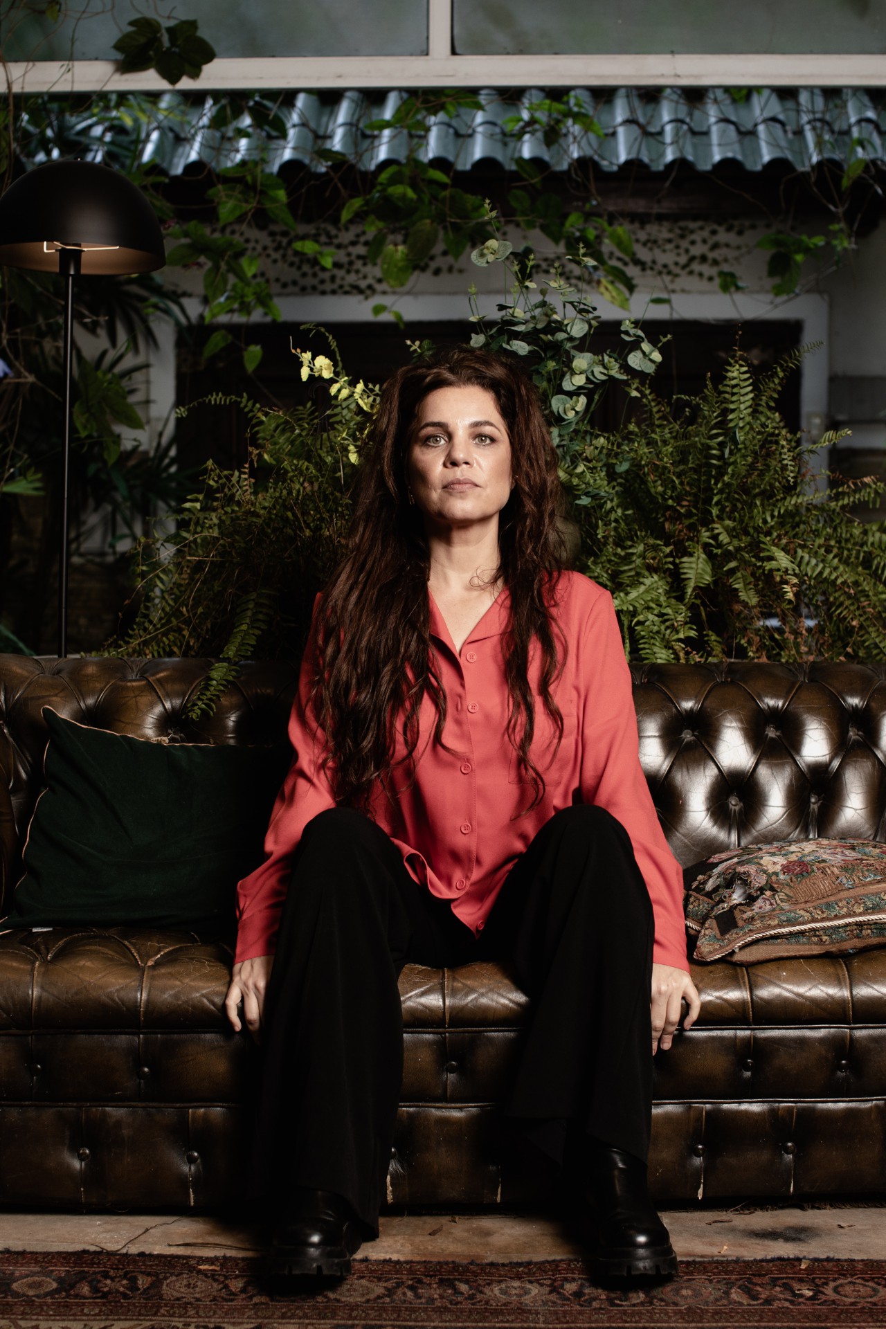 Isabel Teixeira brilha como Maria Bruaca em 