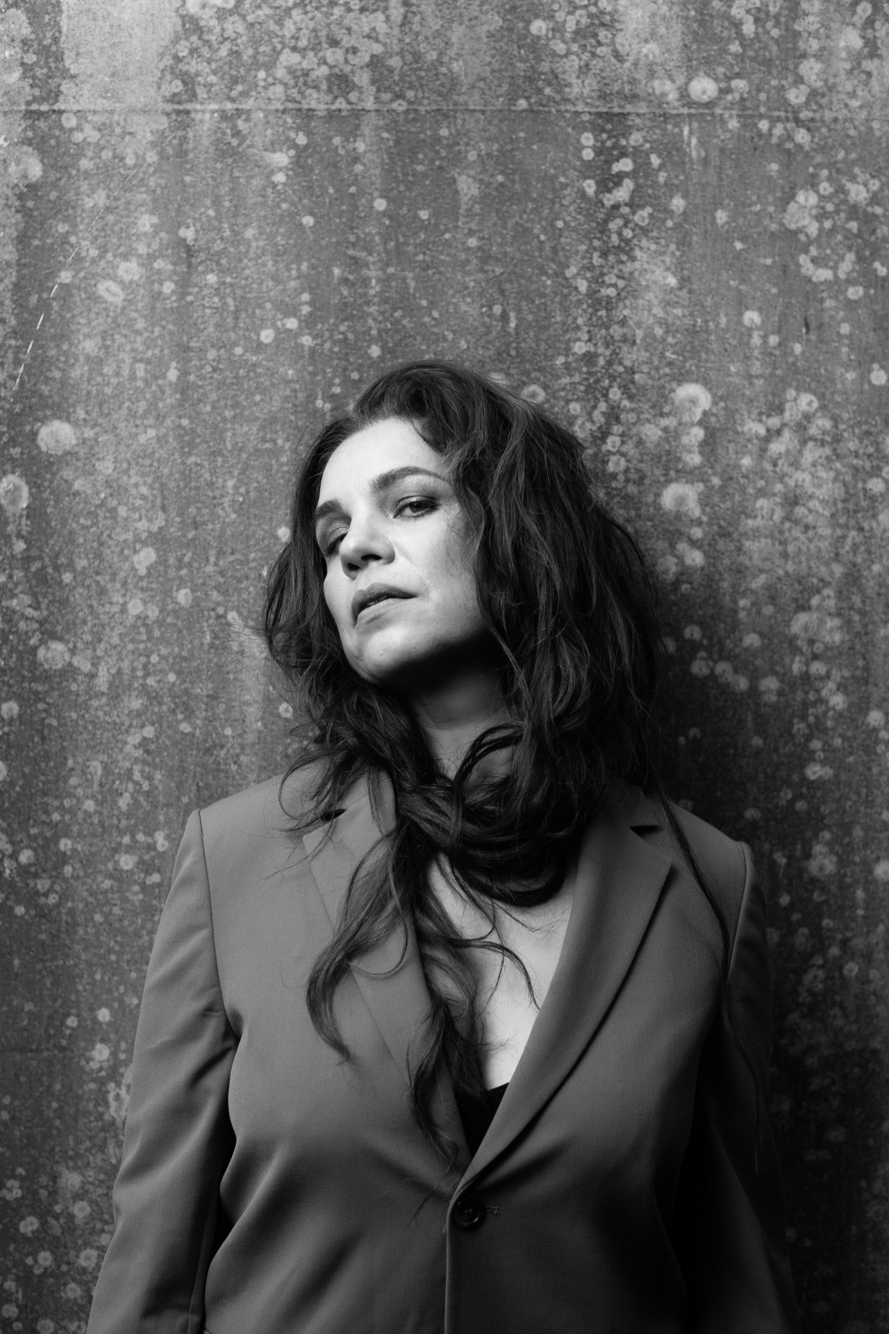 Isabel Teixeira brilha como Maria Bruaca em 