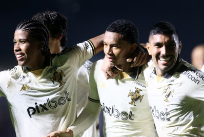 Jovens voltam a ser decisivos em vitória do Vasco