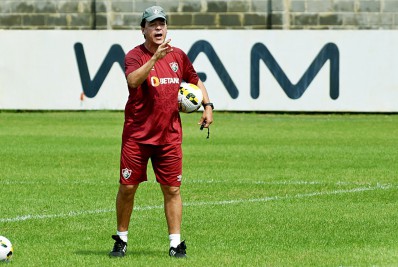 Apesar de 'avisos' em jogos anteriores, Fluminense volta a cometer erros em momento decisivo