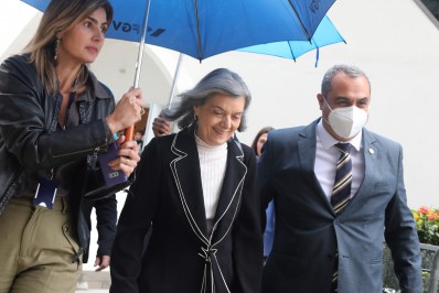 Bancar privilégio a filhos de diplomatas no exterior inverte objetivos da República, diz Cármen Lúcia