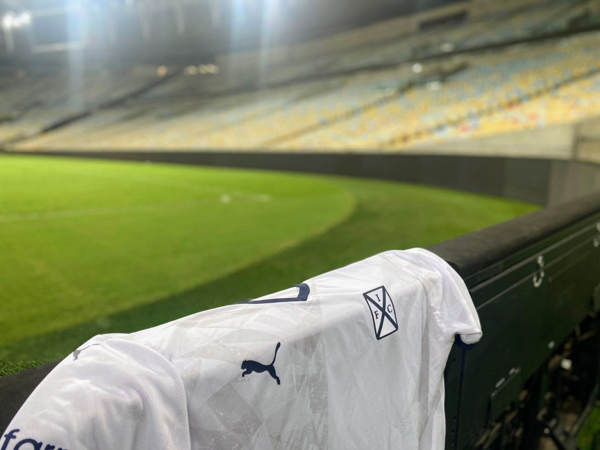 Detalhes da nova camisa do Independiente, em homenagem aos títulos do clube no Maracanã - Divulgação/Independiente