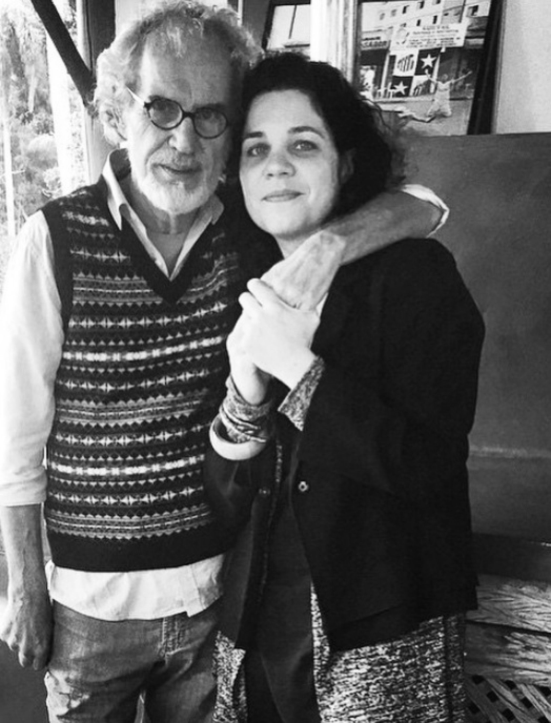 Isabel Teixeira posa com o pai, Renato Teixeira - Reprodução do Instagram