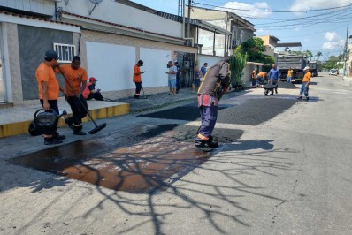 Rua na Vila Emil recebe restauração do asfalto