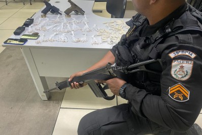 PM prende 04 criminosos que faziam sequestros e extorsões por Pix, em Belford Roxo