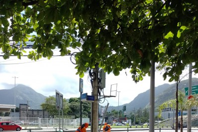 Comlurb promove ação no Jardim Oceânico pelo Dia Mundial da Limpeza