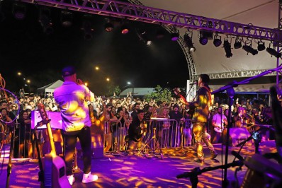 Primeiros dias do 'MPBúzios' tem recorde de público, aquece a economia e agita o balneário 