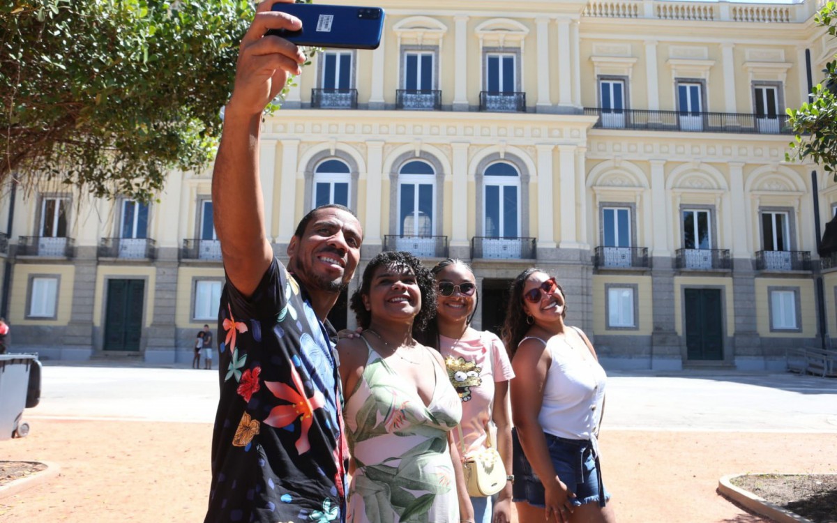 Domingo de visitas ao Museu Nacional - Cleber Mendes