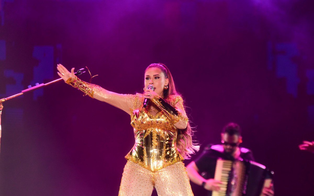 Simone levou sucessos da dupla com Simaria para participa&ccedil;&atilde;o em show de Gusttavo Lima no Avi&otilde;es Fantasy