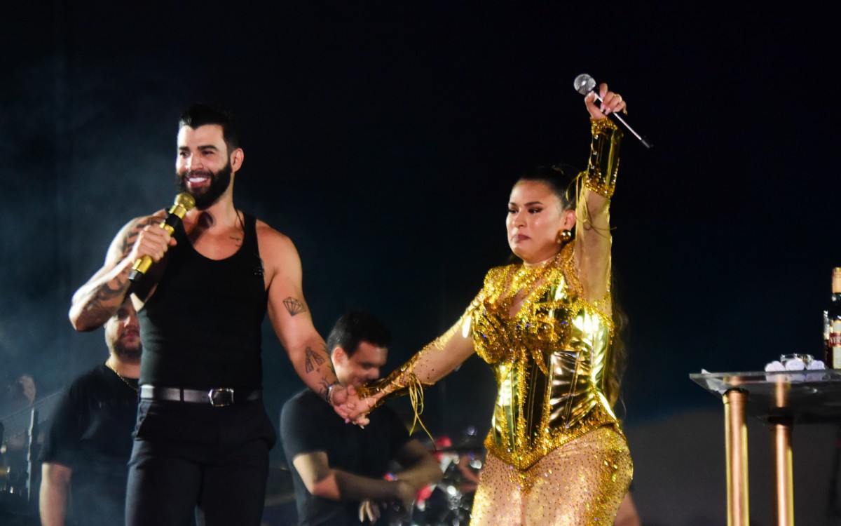 Simone Mendes se emocionou durante a participa&ccedil;&atilde;o no show de Gusttavo Lima no Avi&otilde;es Fantasy