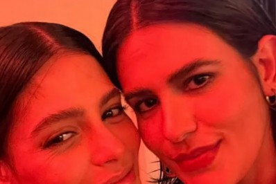 Antônia Morais posa com Julia Dalavia e brinca sobre semelhança: 'Minha gêmea'