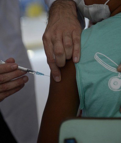'Vacinas serão disponibilizadas para todo Brasil', diz a pasta