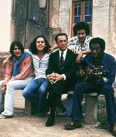 Mineiro, o grupo de músicos que integrava o Clube da Esquina viveu na Praia de Piratininga durante a concepção do álbum homônimo 