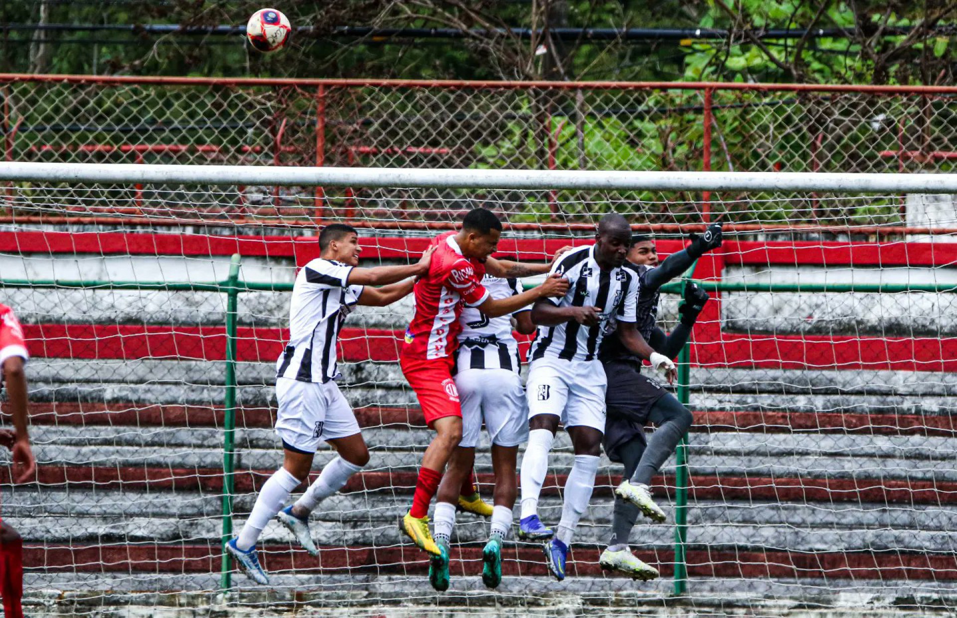 O confronto aconteceu no tradicional Estádio de Moça Bonita, em Bangu - Divulgação / Thiego Mattos