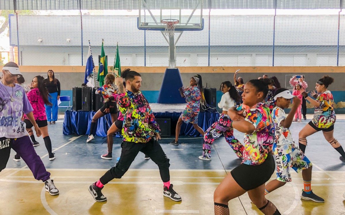 Apresenta&ccedil;&otilde;es de dan&ccedil;as na 2&ordf; Feira Municipal de Ci&ecirc;ncias, Tecnologias, Inova&ccedil;&otilde;es e Sustentabilidade de Mesquita