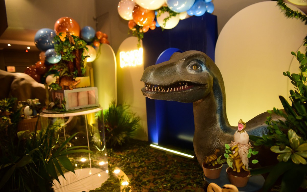 Fl&aacute;via Viana e Marcelo Zangrandi promovem festa de anivers&aacute;rio para o filho