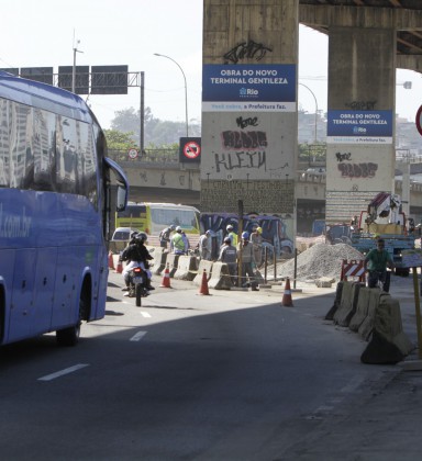 Obras do BRT chegam à passagem de nível na FEB e rotas alternativas buscam  evitar engarrafamentos - Primeira Hora