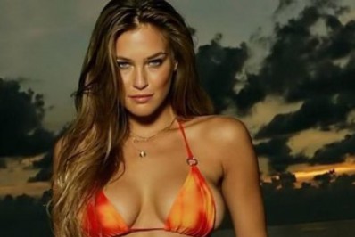 Piqué teria traído Shakira com ex-namorada de Leonardo DiCaprio