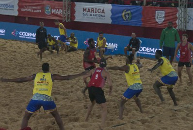 Maricá Capital Nacional do Handebol de Praia finaliza com vitórias das seleções brasileiras em amistosos