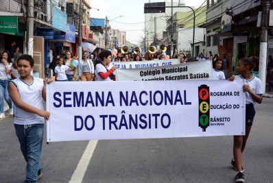 Semana Nacional do Trânsito é aberta com desfile de conscientização
