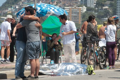 Ciclista morre após ser atropelado por ônibus no Leblon