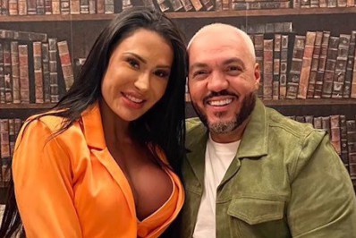 Belo celebra os 39 anos de Gracyanne Barbosa: 'Minha novinha'