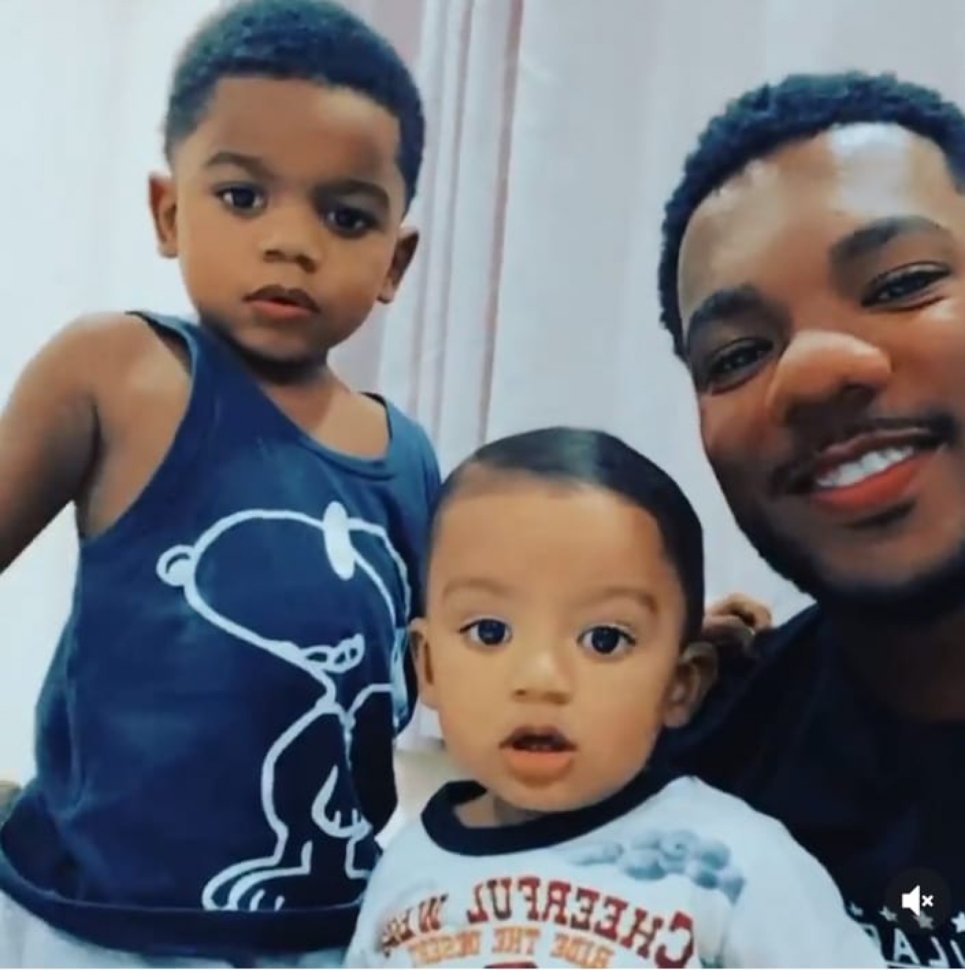 Felipe Augusto com os filhos Heitor (3 anos) e Nathan (2 anos) - Divulga&ccedil;&atilde;o