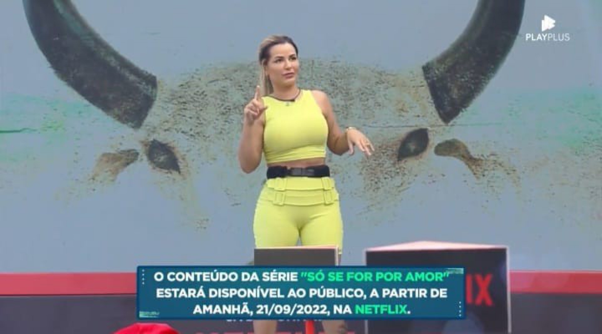 Deolane se emocionou ao relembrar romance com MC Kevin  - Reprodução/Playplus