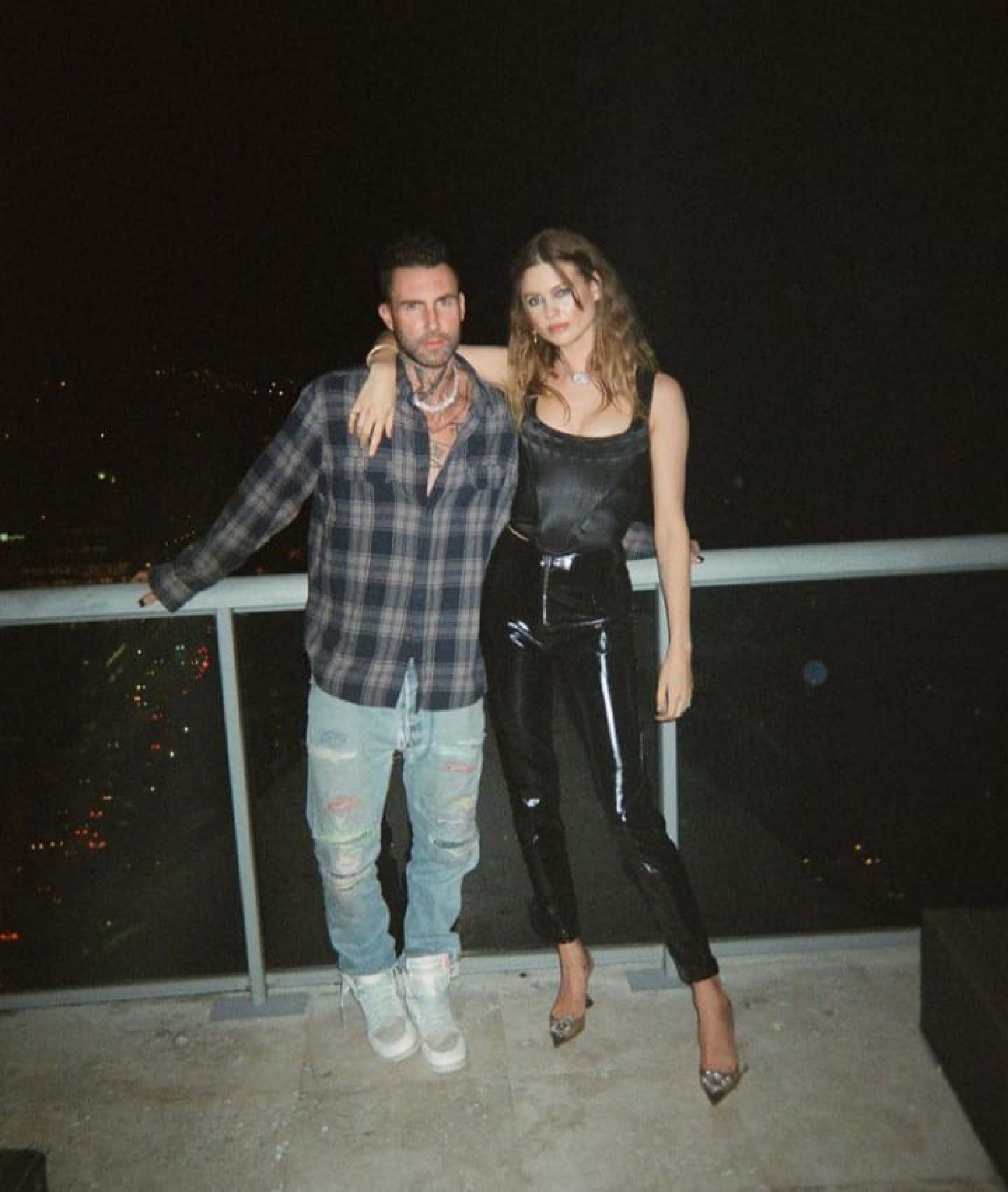 Adam Levine e a esposa Behati Prinsloo  - Reprodução/Instagram