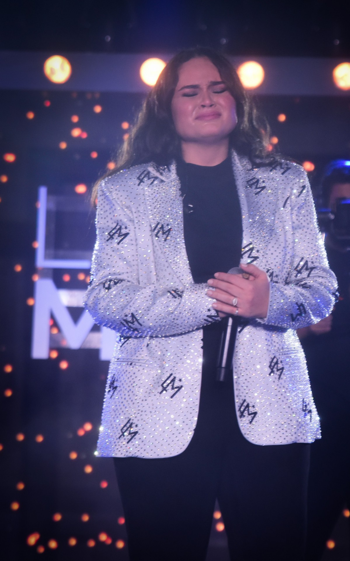 Luiza Martins se emociona em homenagem para Maur&iacute;lio