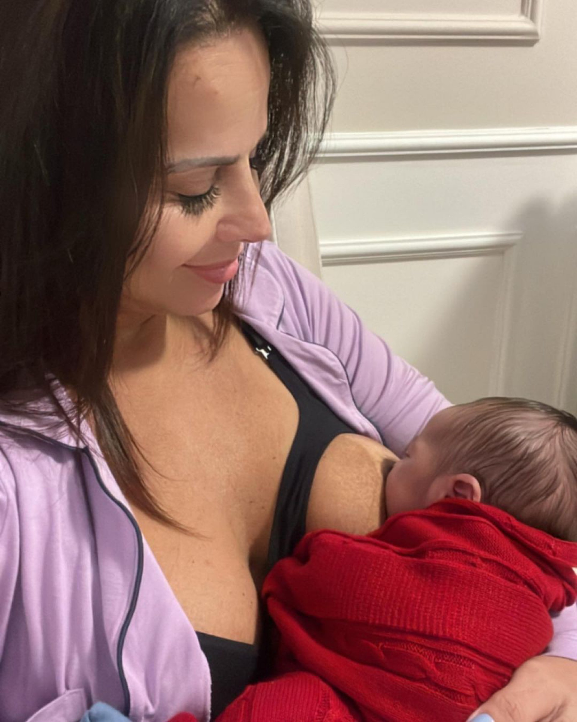 Viviane Araújo faz post sobre amamentação - Reprodução Internet 