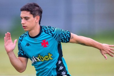 De saída, meia se despede do Vasco em rede social: 'Foi um orgulho'