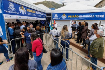 Feirão Emprega Terê registra 387 atendimentos e Escola Móvel de Beleza do Senac segue com inscrições