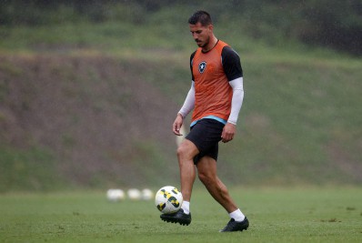 Gabriel Pires destaca força do elenco do Botafogo: 'Todos somos importantes'