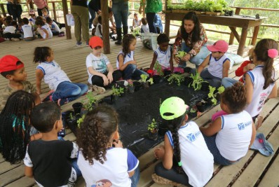 Dia da Árvore: 30 mudas são plantadas no Parque Atalaia