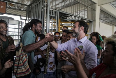 Freixo promete baixar valor do bilhete único para R$ 7