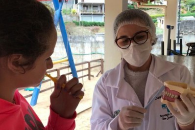 Secretaria de Educação e o PSE- Saúde Bucal visitaram a Escola Washington Emerick, em Santo Antônio