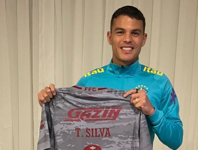 Thiago Silva rasga elogios ao Fluminense de Diniz: 'Deixa a gente apaixonado pelo futebol'